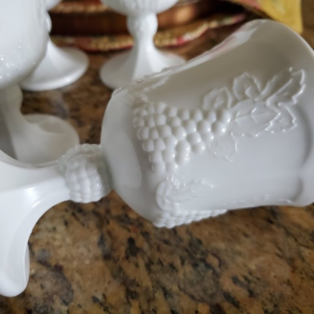 Vintage Milk Glass Goblets Set of 8 Indiana Glass Harvest Grape Pattern - Picture 5 of 5